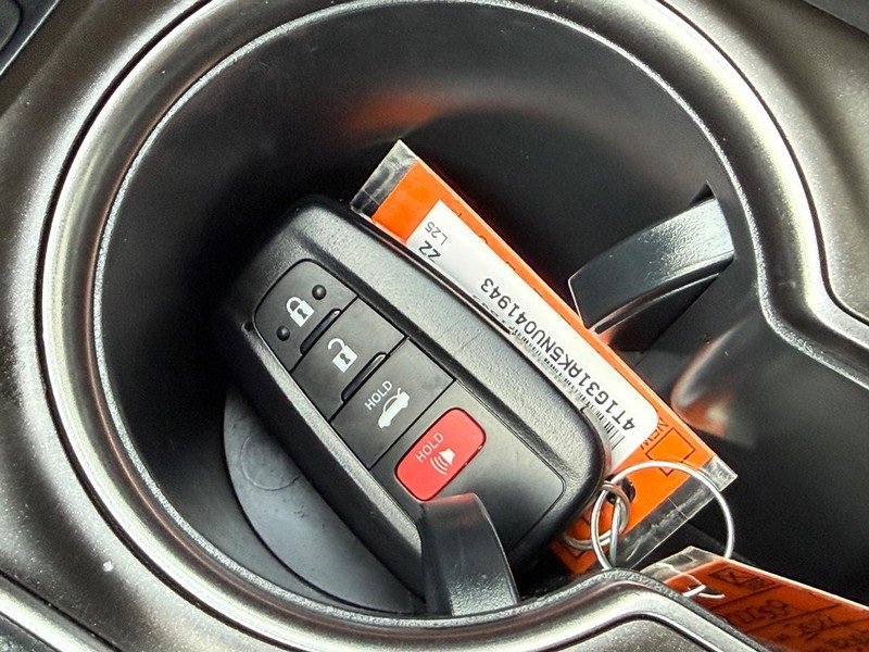 Used 2022 Toyota Camry SE image 31