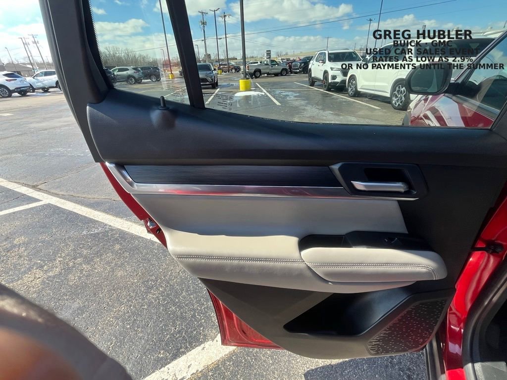 Used 2025 GMC Terrain Elevation w/ Elevation Premium Package image 25