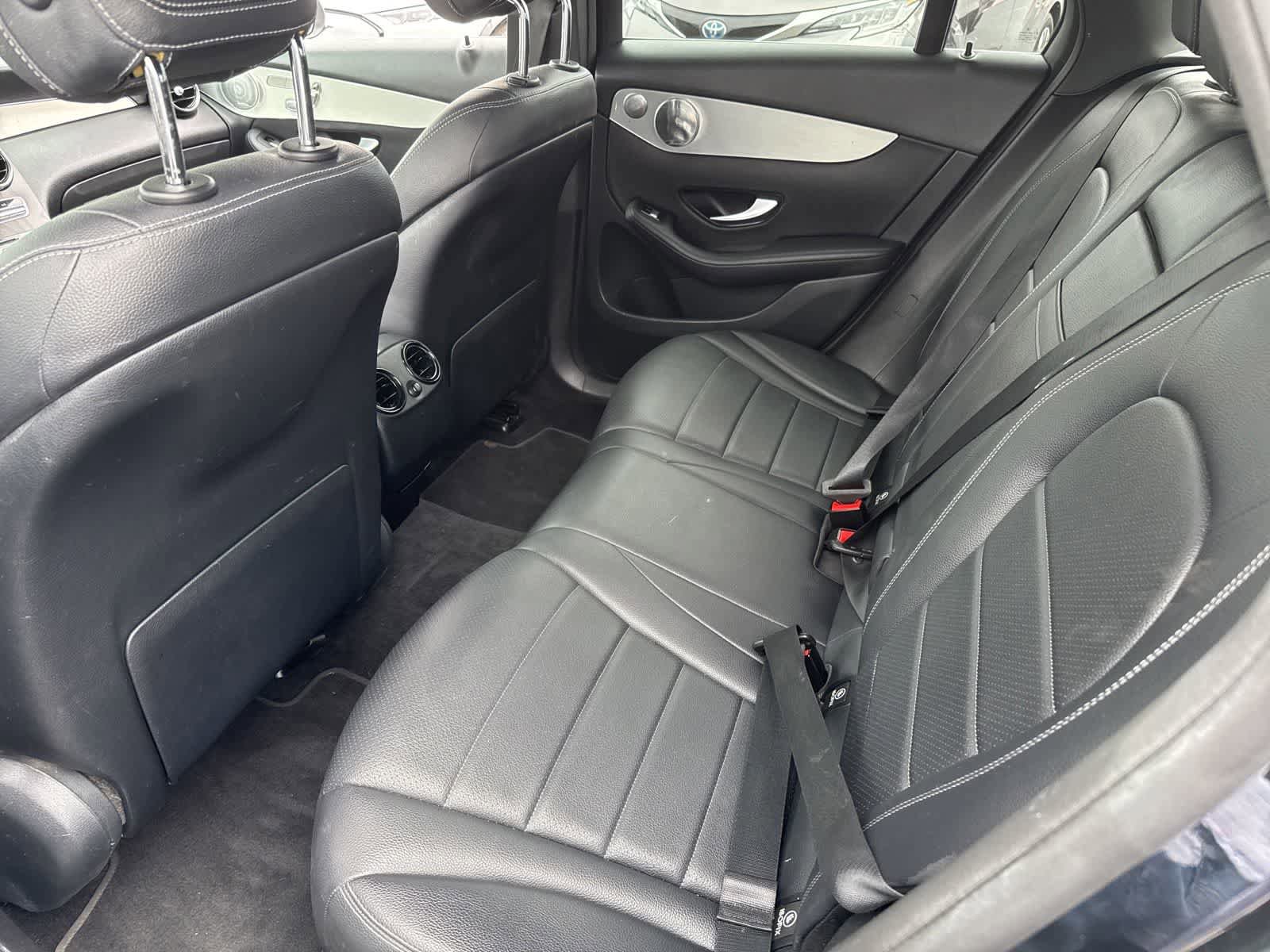 Used 2019 Mercedes-Benz GLC 350e 4MATIC image 21