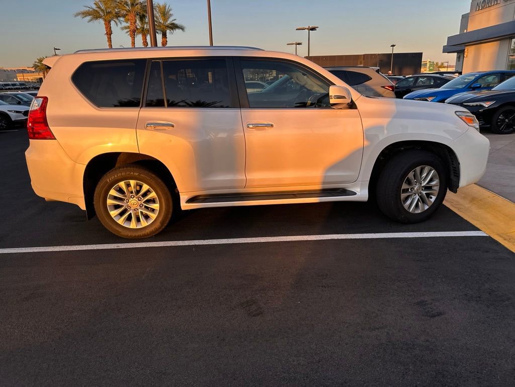 Used 2011 Lexus GX 460 w/ Convenience Pkg AWD/4WD image 7