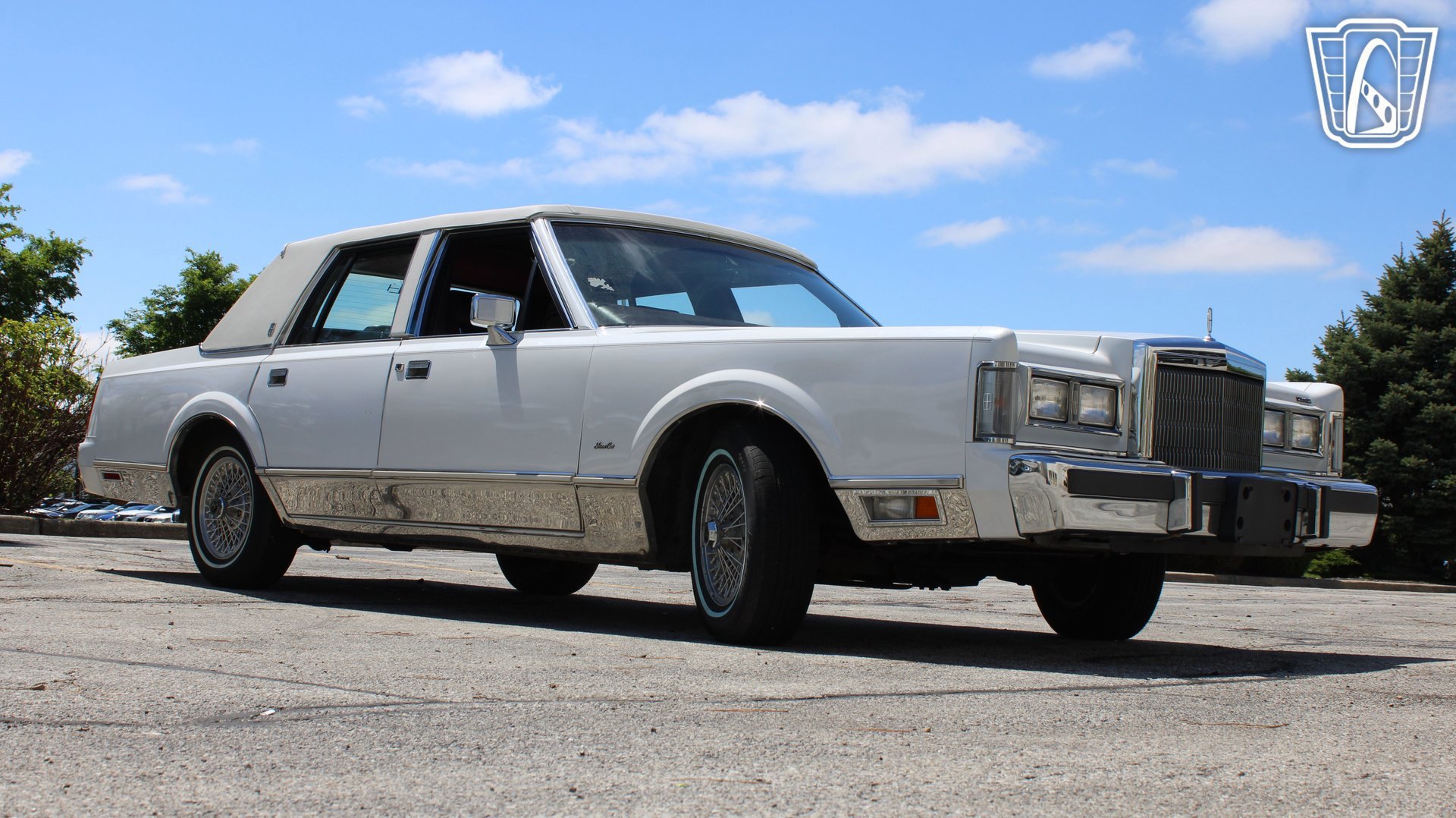 Used 1988 Lincoln Town Car Signature RWD image 21