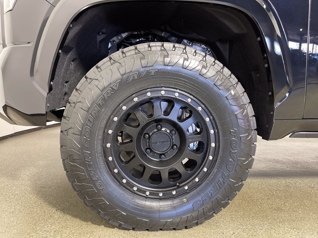 New 2026 Toyota Tundra Platinum w/ TRD Off-Road Package AWD/4WD image 14