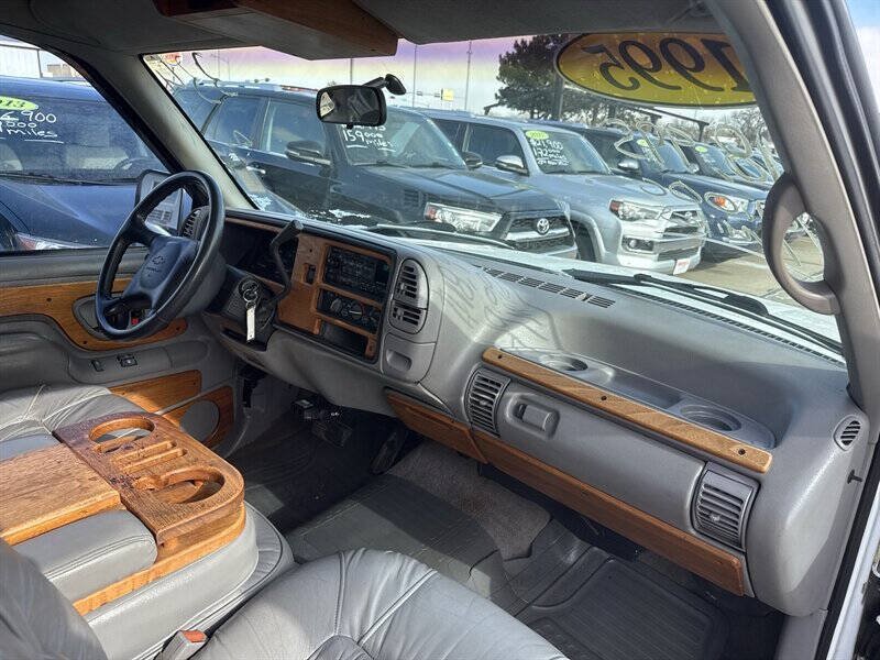 Used 1995 Chevrolet Silverado 3500 2WD Extended Cab image 24