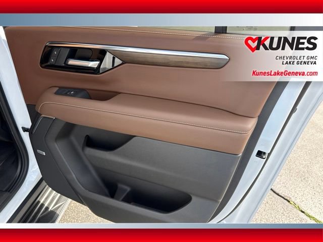 New 2026 Chevrolet Suburban High Country w/ Sun And Tow Package AWD/4WD image 21