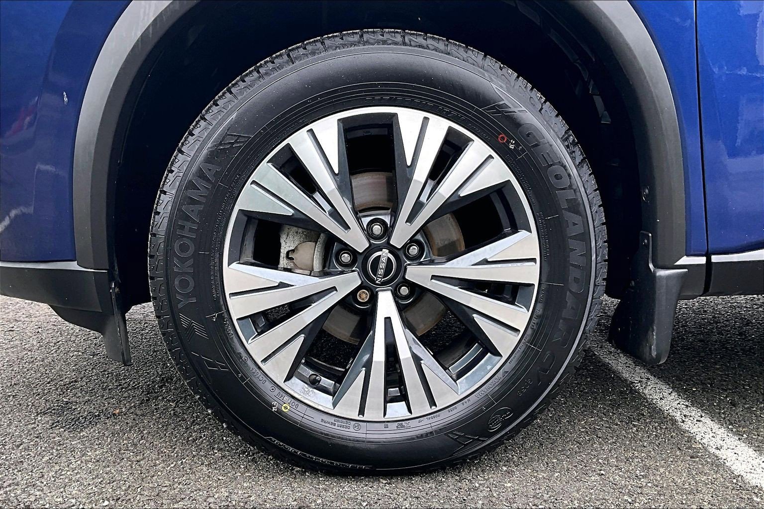 Used 2023 Nissan Rogue SV AWD/4WD image 9