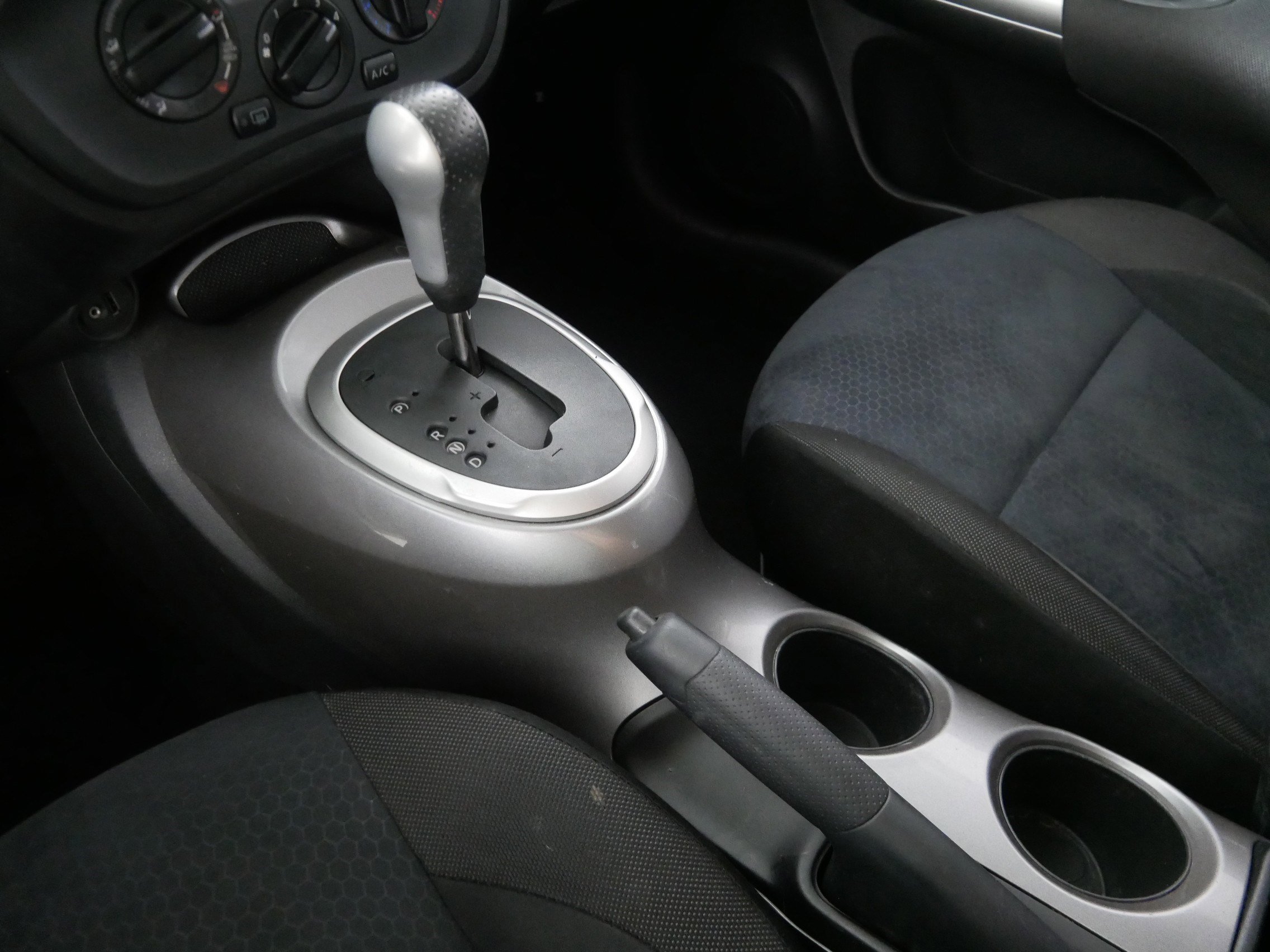 Used 2015 Nissan Juke S image 24