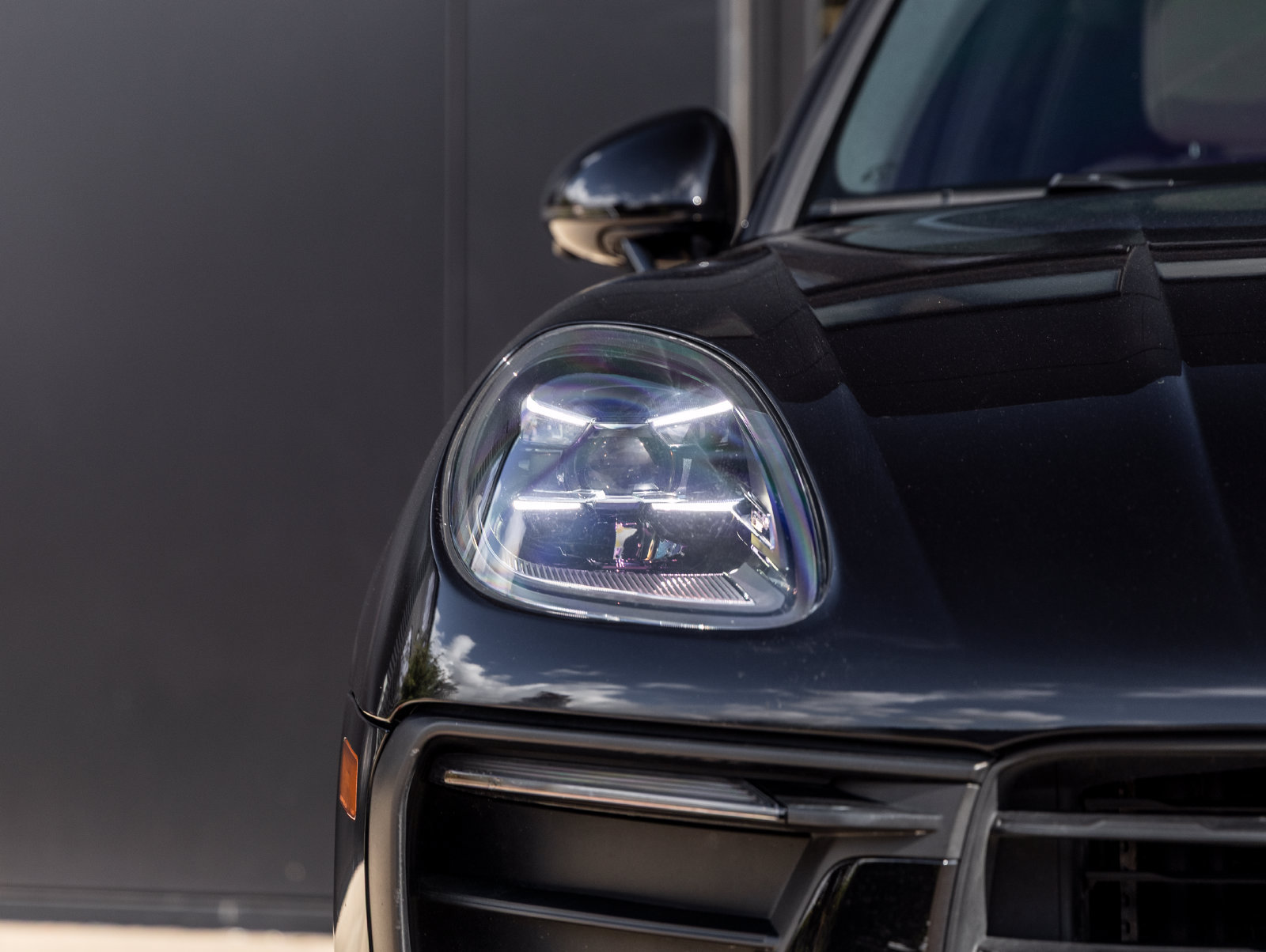 Used 2024 Porsche Macan AWD/4WD image 17