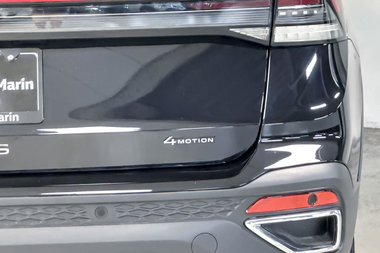 New 2025 Volkswagen Taos SEL image 25