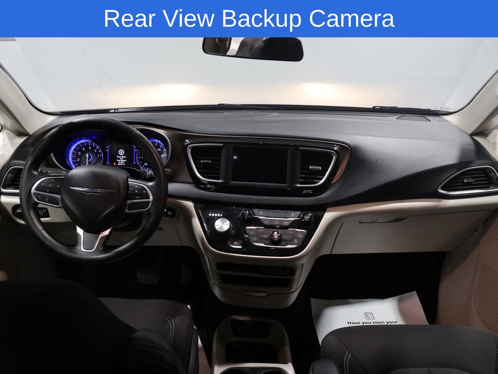 Used 2021 Chrysler Voyager LX image 3