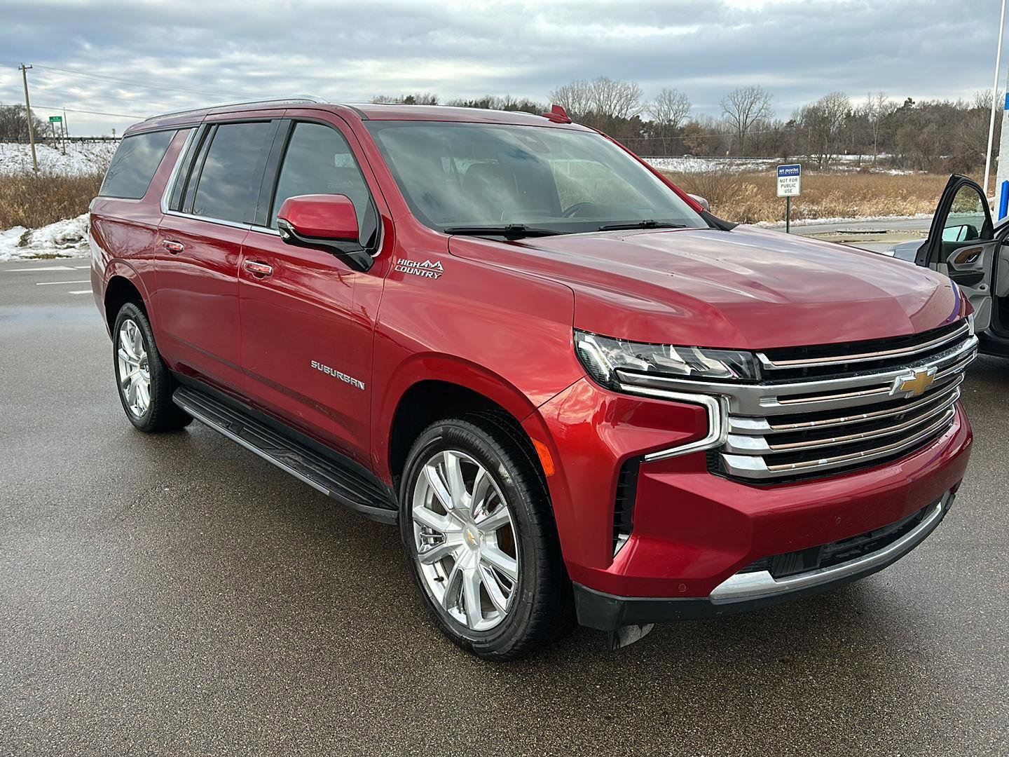 Used 2022 Chevrolet Suburban High Country image 8