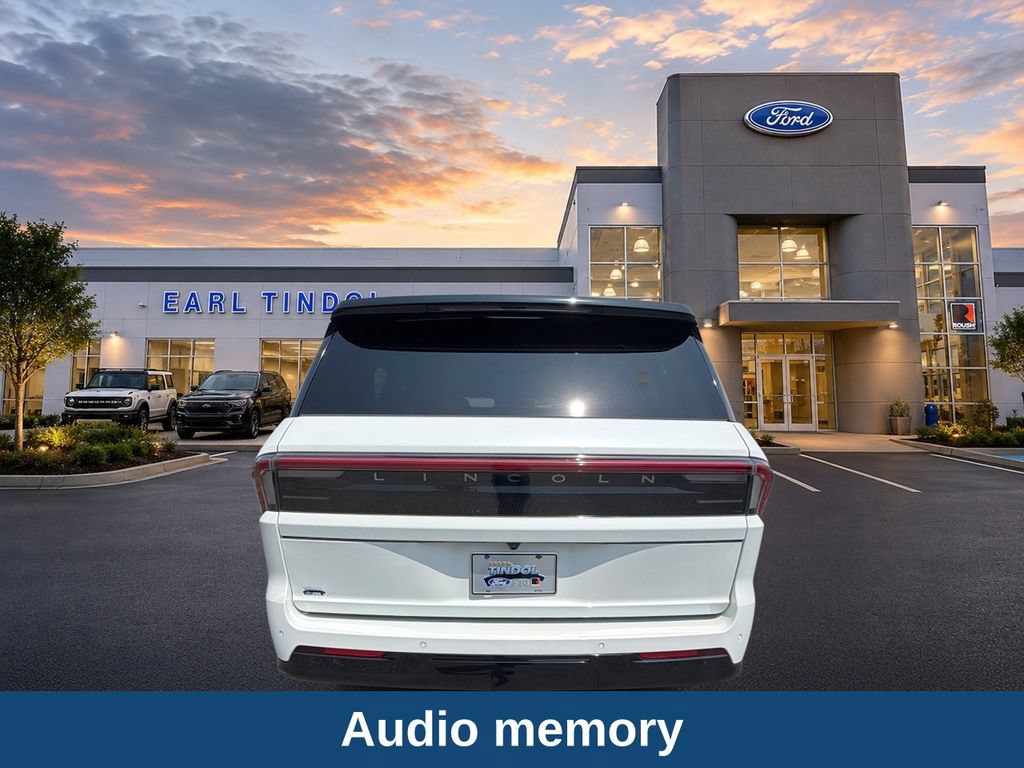 Used 2025 Lincoln Navigator L Black Label AWD/4WD image 6