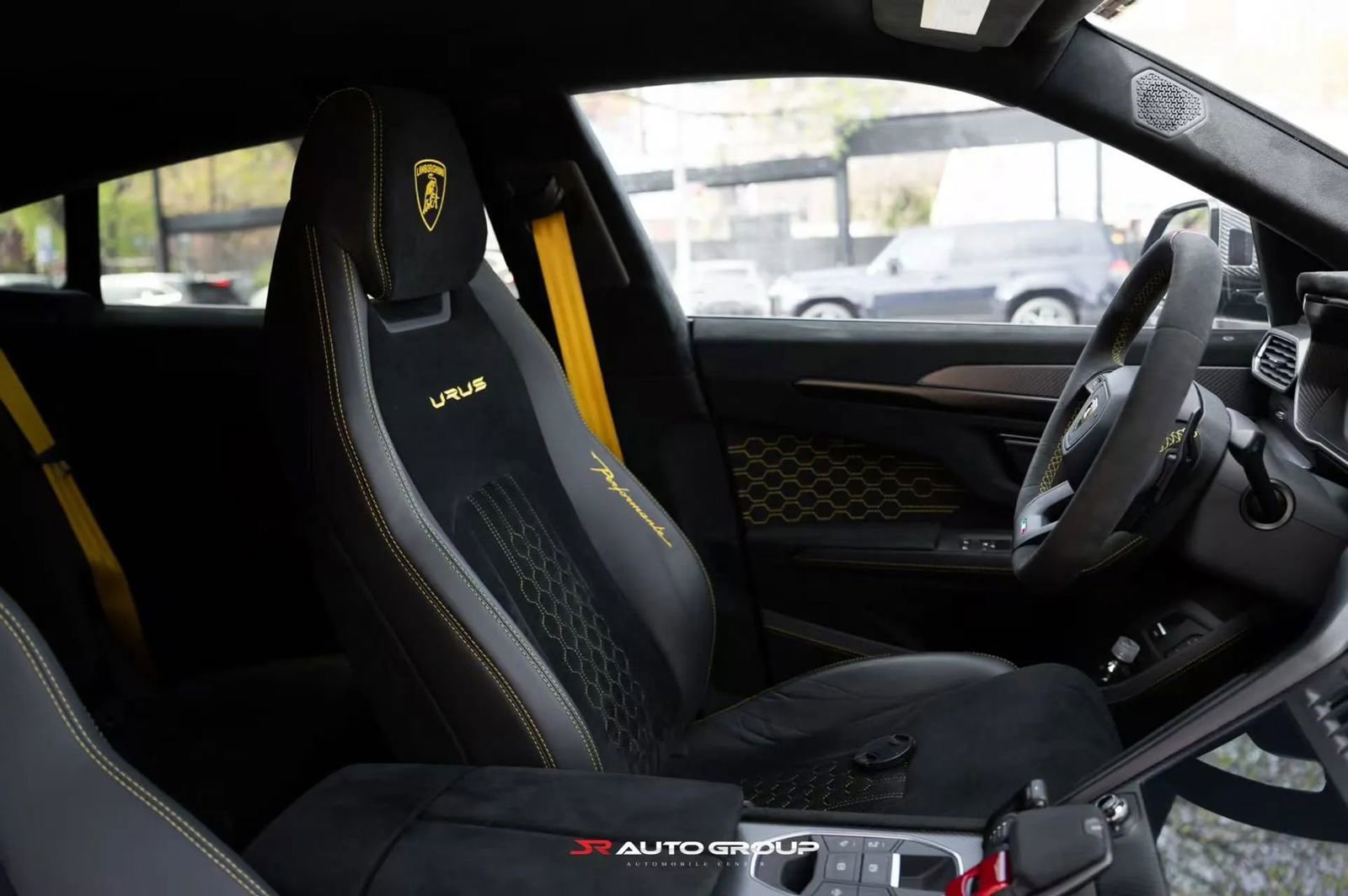 Used 2023 Lamborghini Urus Performante AWD/4WD image 22