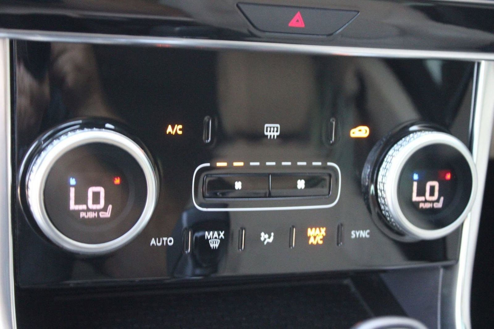 Used 2020 Jaguar XE S image 18