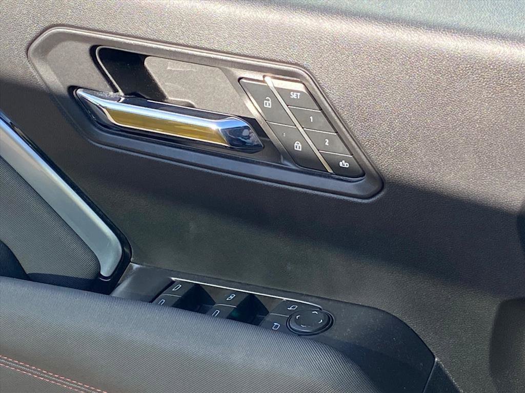 Used 2023 Chevrolet Colorado Z71 w/ Z71 Convenience Package 2 image 22