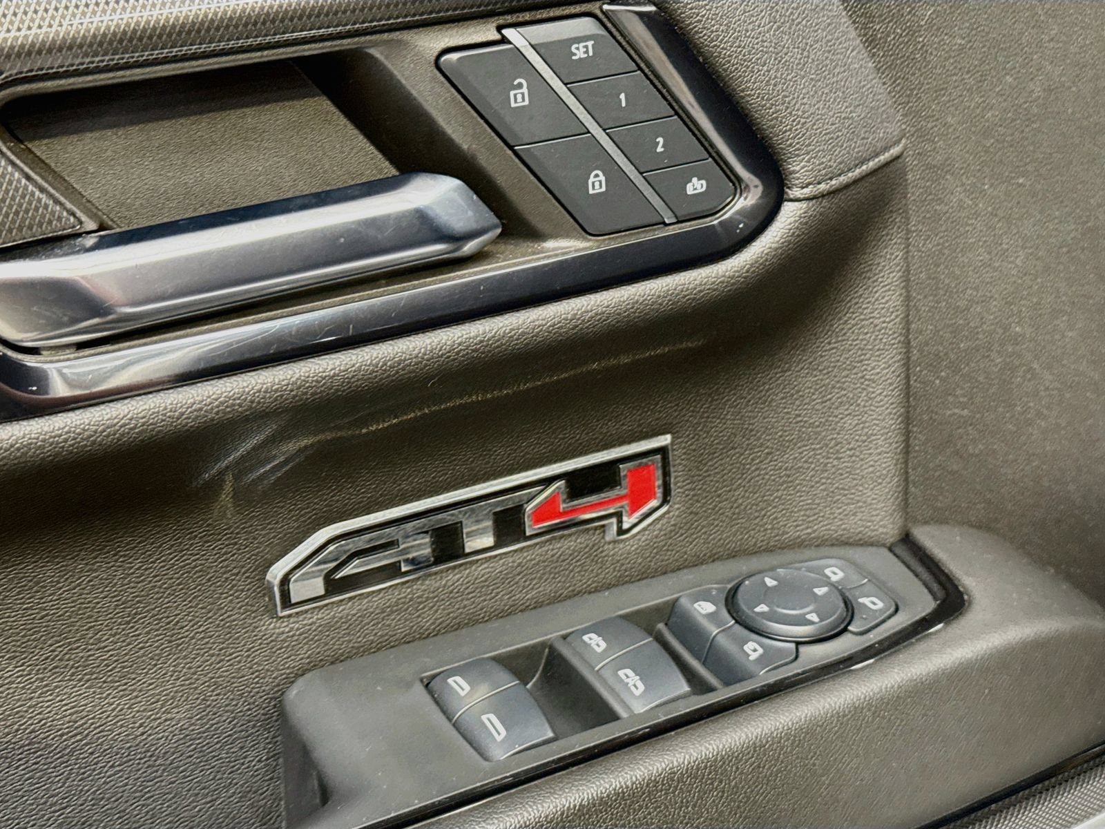 Used 2024 GMC Sierra 1500 AT4 w/ Technology Package AWD/4WD image 21