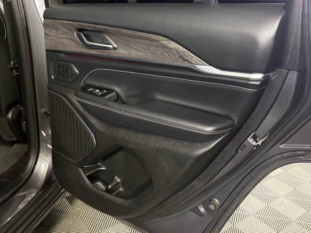 Used 2022 Jeep Grand Cherokee Overland image 32