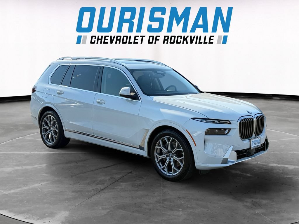 Used 2024 BMW X7 xDrive40i w/ Parking Assistance Package AWD/4WD image 1