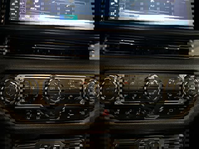 Used 2024 Jeep Wrangler Sport image 17