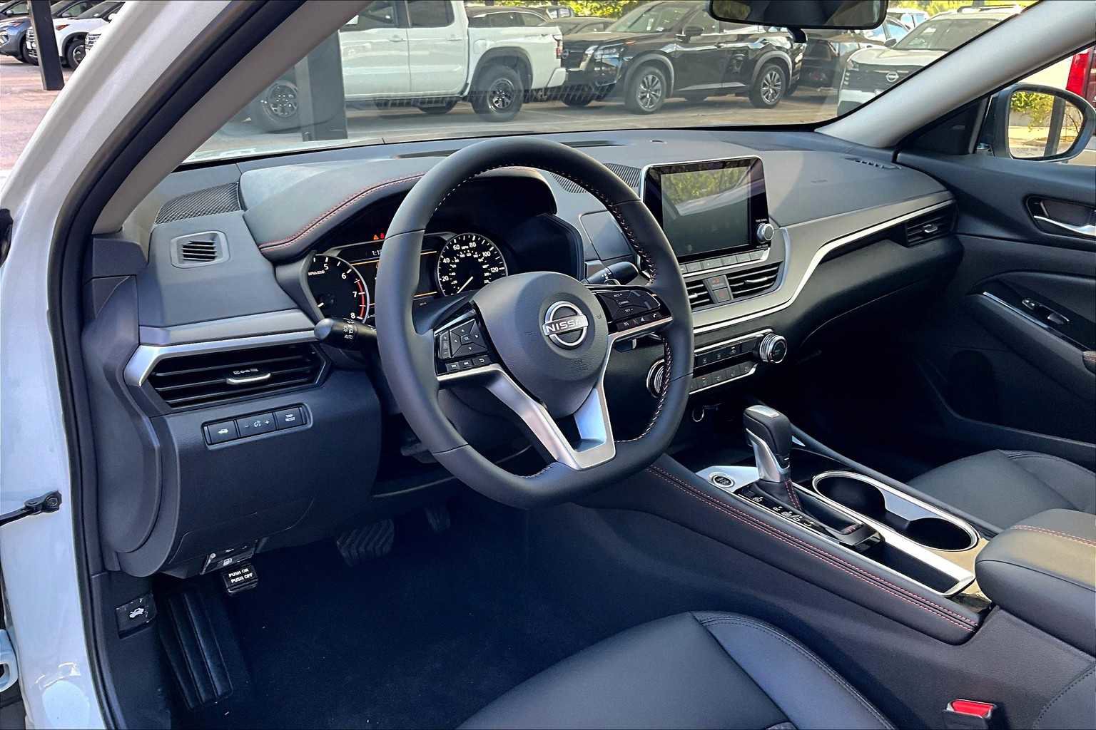 New 2025 Nissan Altima 2.5 SR image 10
