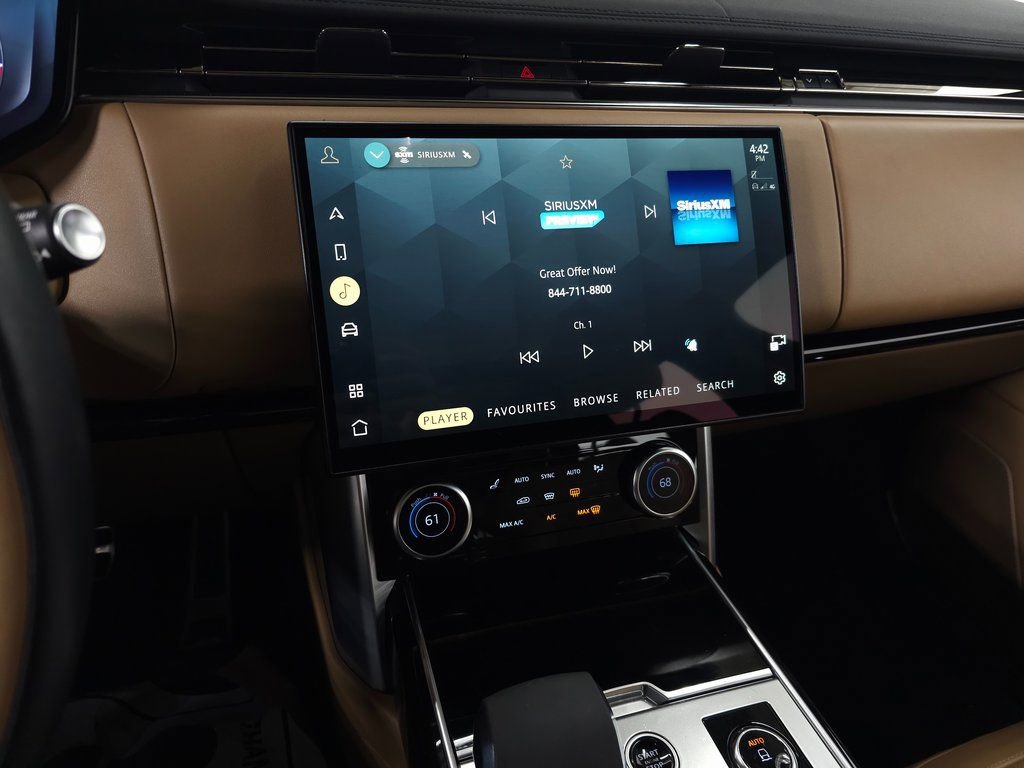 Used 2023 Land Rover Range Rover SE image 25