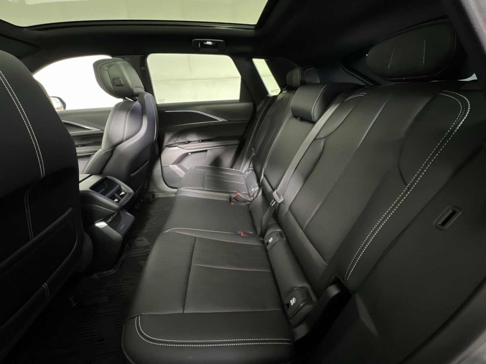Used 2024 Cadillac Lyriq Sport w/ LPO, Floor Liner Package AWD/4WD image 24
