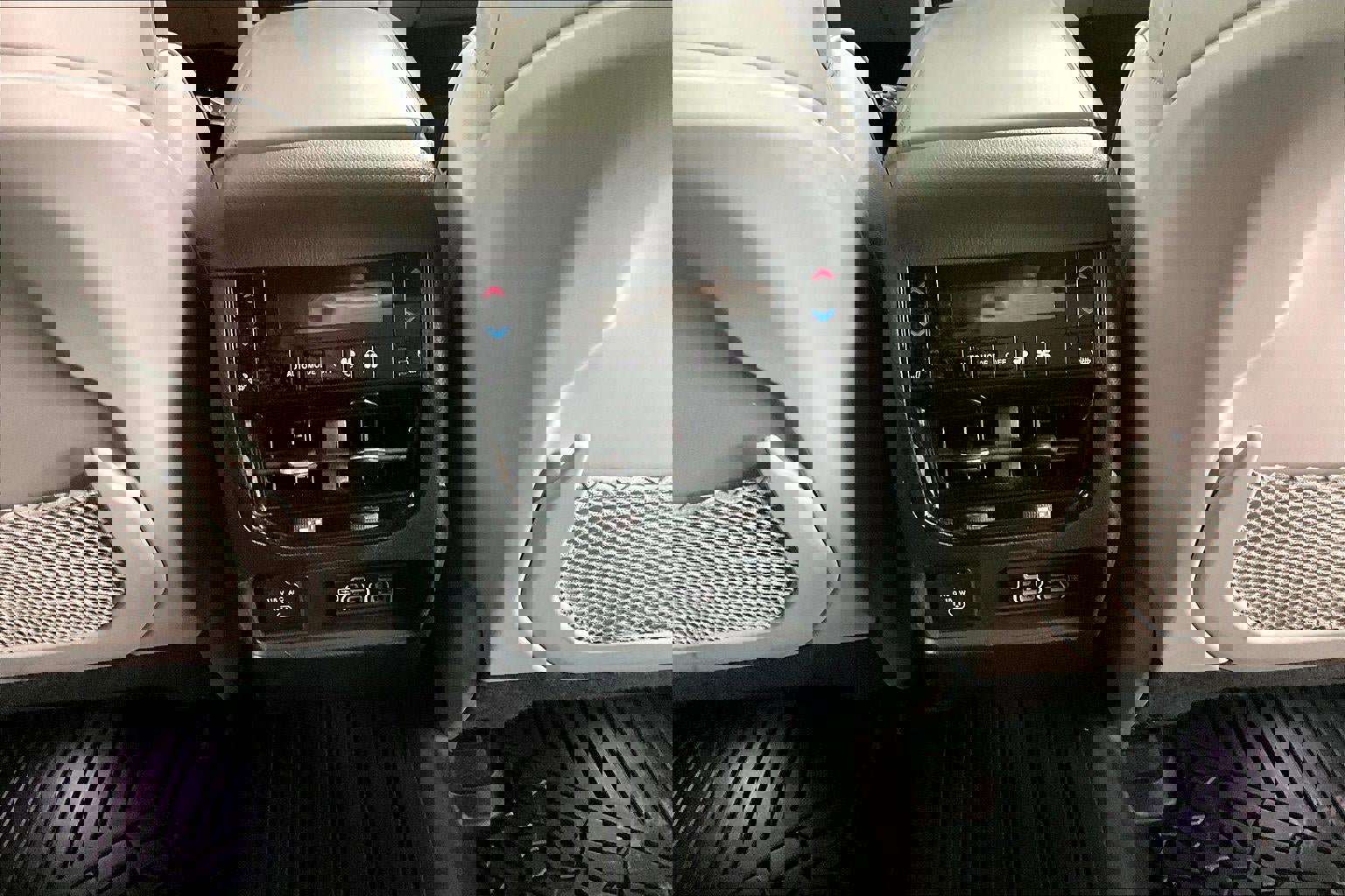 Used 2022 Jeep Grand Cherokee Summit w/ Adv Protech Group IV image 10