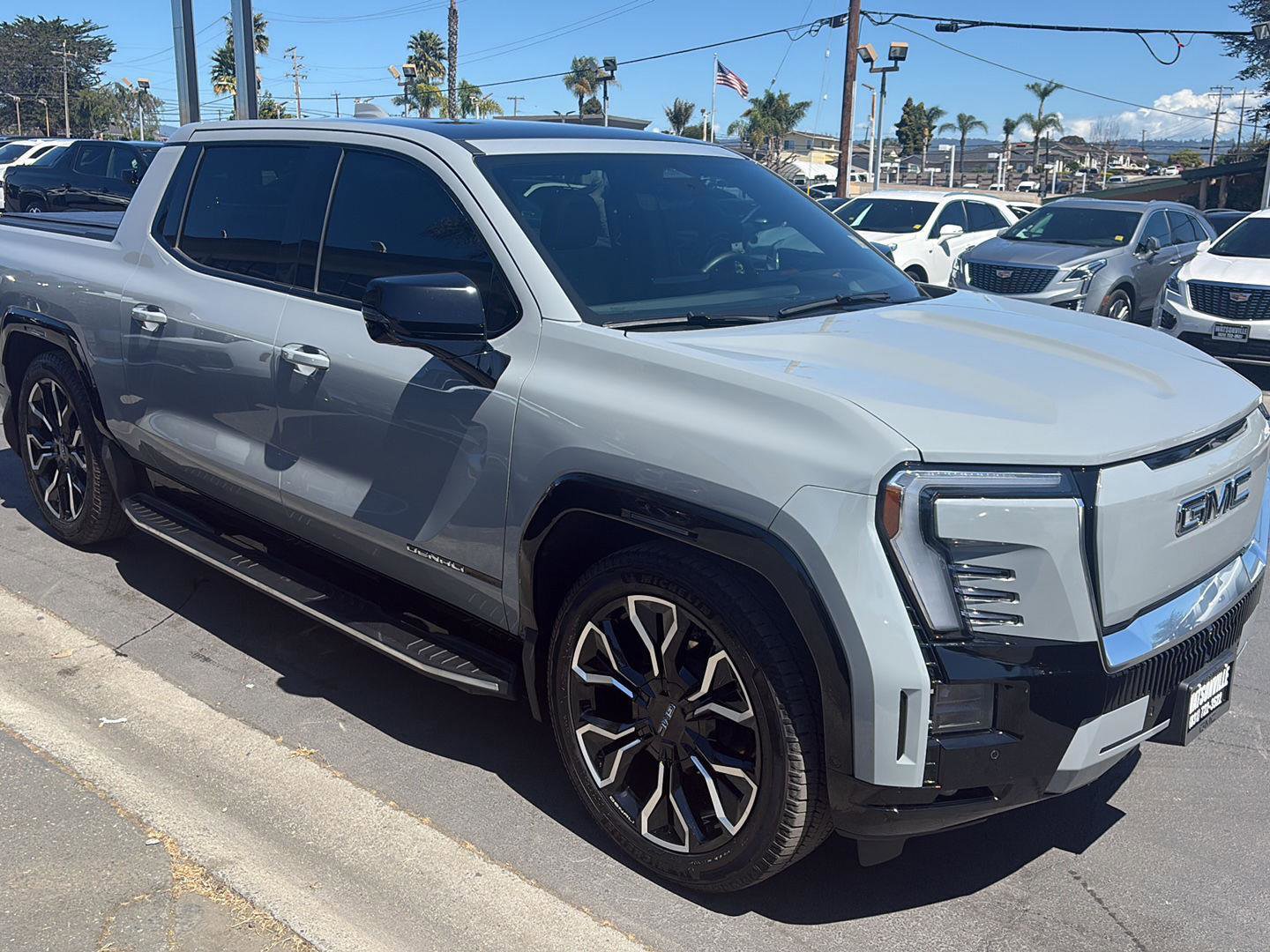 Used 2024 GMC Sierra EV Denali AWD/4WD image 6