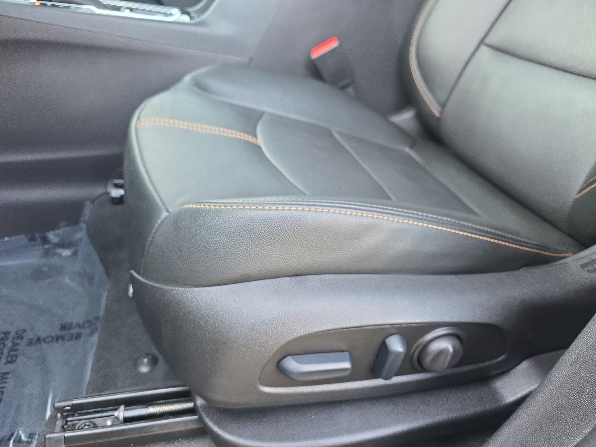 Used 2024 Chevrolet Equinox Premier FWD image 28