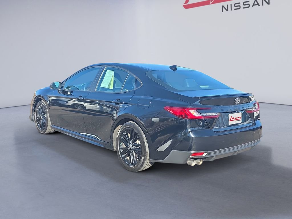 Used 2025 Toyota Camry SE image 3