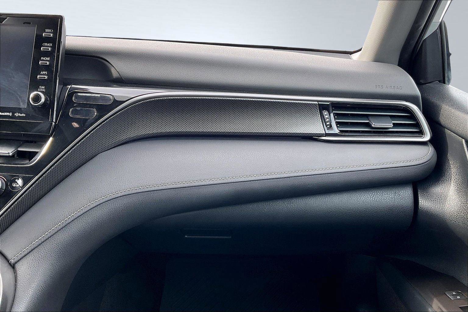 Used 2022 Toyota Camry XSE image 18