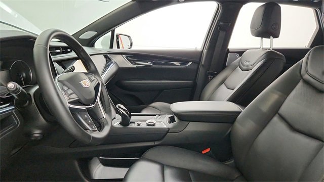 Certified 2025 Cadillac XT5 Premium Luxury w/ LPO, Floor Liner Package image 12