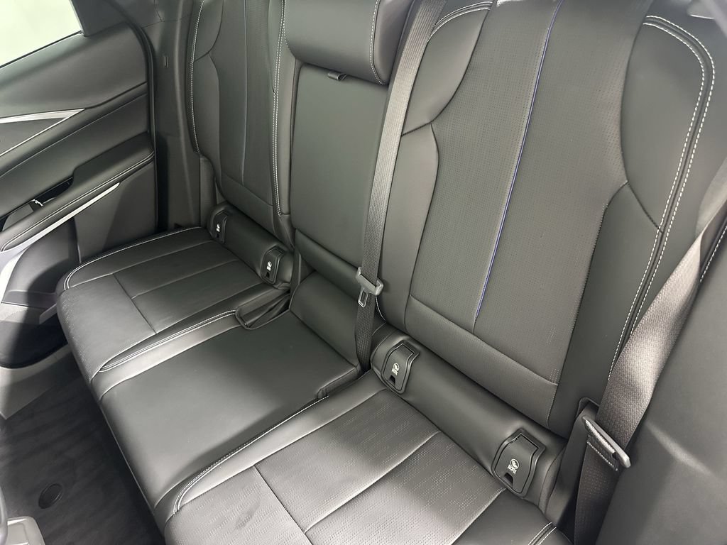 Used 2023 Cadillac Lyriq 2WD image 28