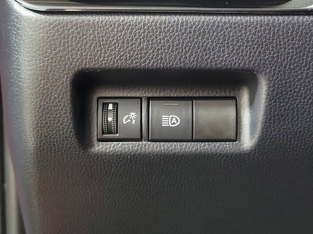 Used 2021 Toyota RAV4 XLE AWD/4WD image 23
