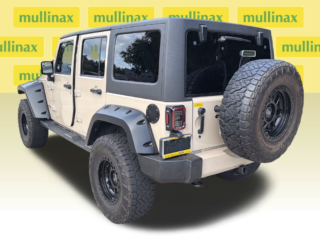 Used 2016 Jeep Wrangler Unlimited Sahara w/ Max Tow Package AWD/4WD image 9