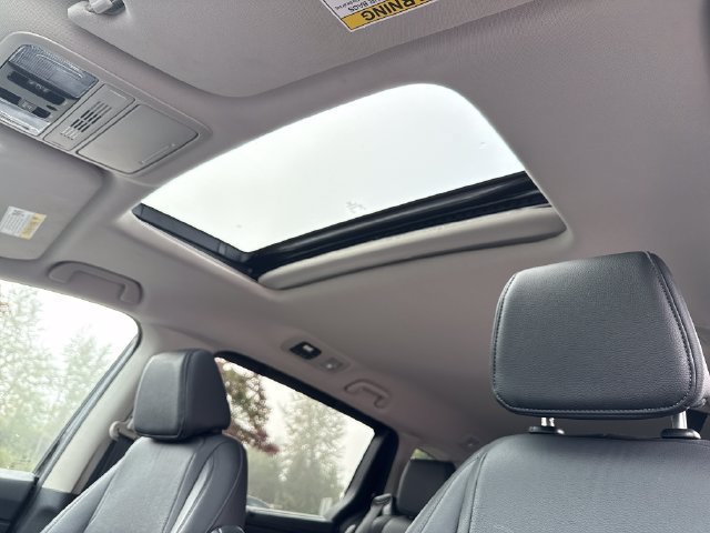 Used 2025 Honda Odyssey EX-L image 16