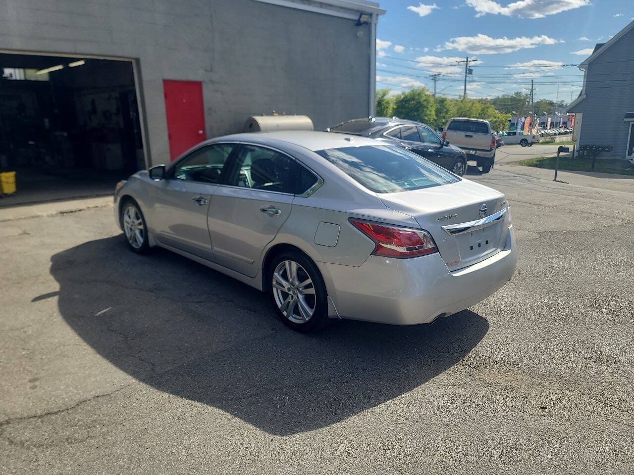 Used 2015 Nissan Altima 3.5 SL FWD image 6