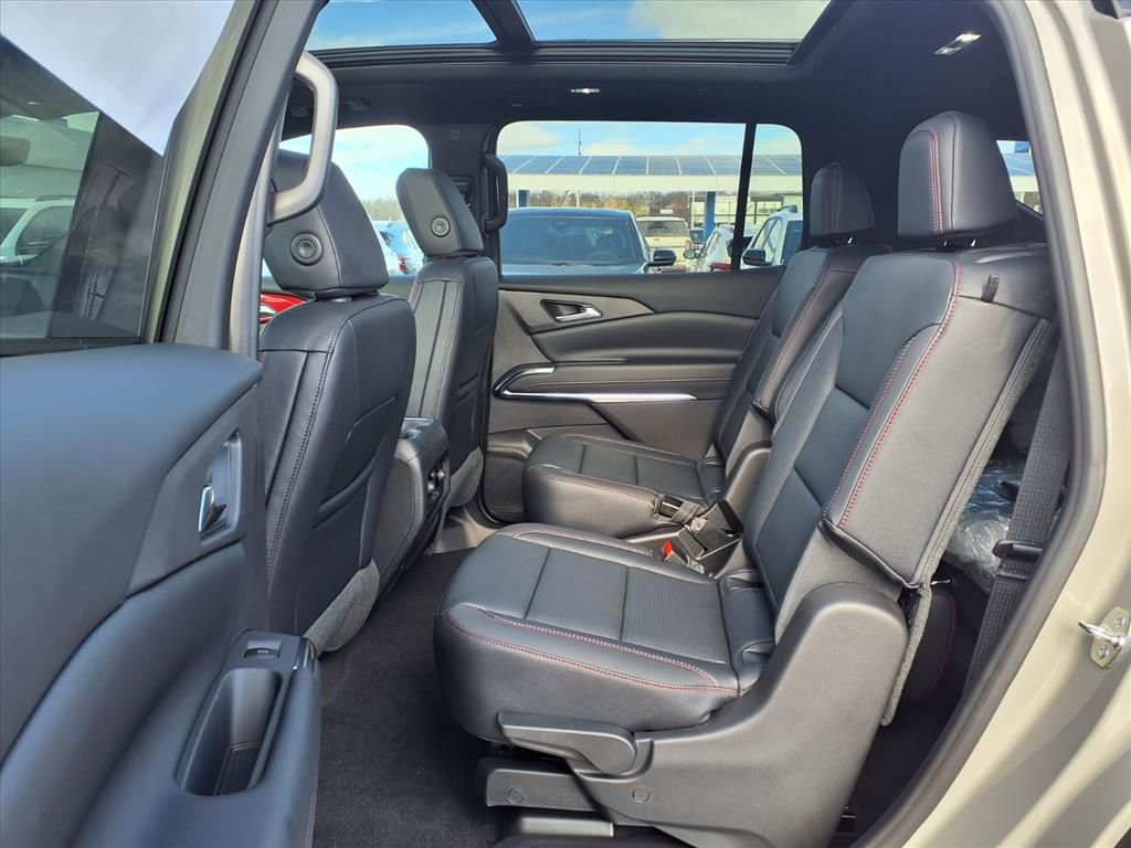 New 2026 Chevrolet Traverse Z71 w/ Driver Confidence Package image 9