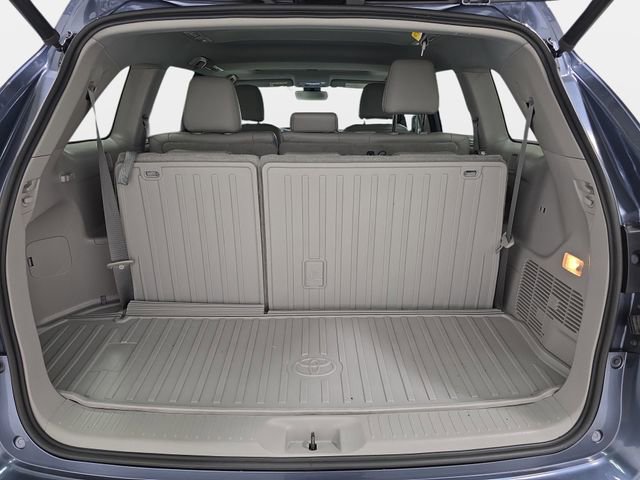 Used 2018 Toyota Highlander XLE AWD/4WD image 33