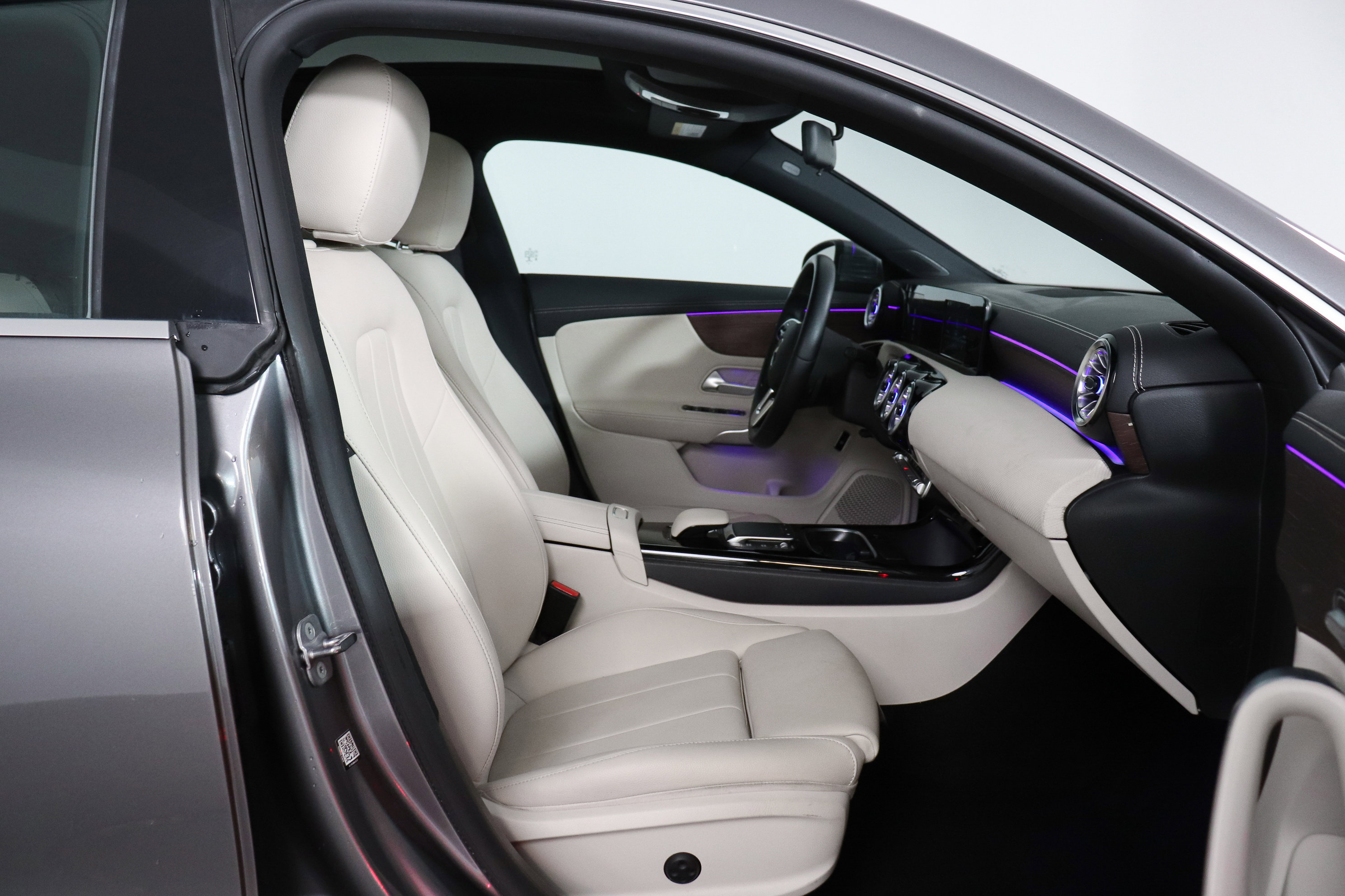 Used 2023 Mercedes-Benz CLA 250 4MATIC image 11