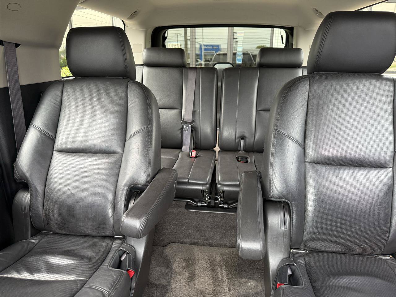 Used 2013 Cadillac Escalade ESV Premium AWD/4WD image 26