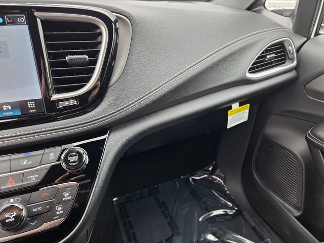 New 2027 Chrysler Pacifica Select w/ Family Tech Group FWD image 26