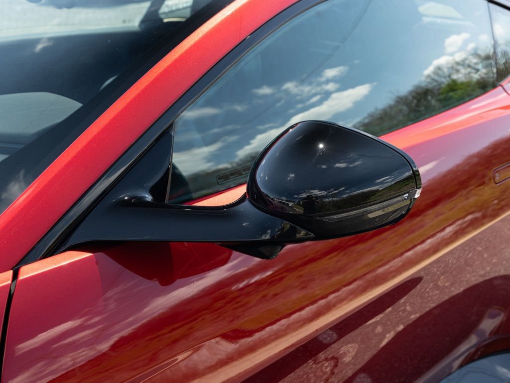 Used 2025 Aston Martin V8 Vantage Coupe image 18