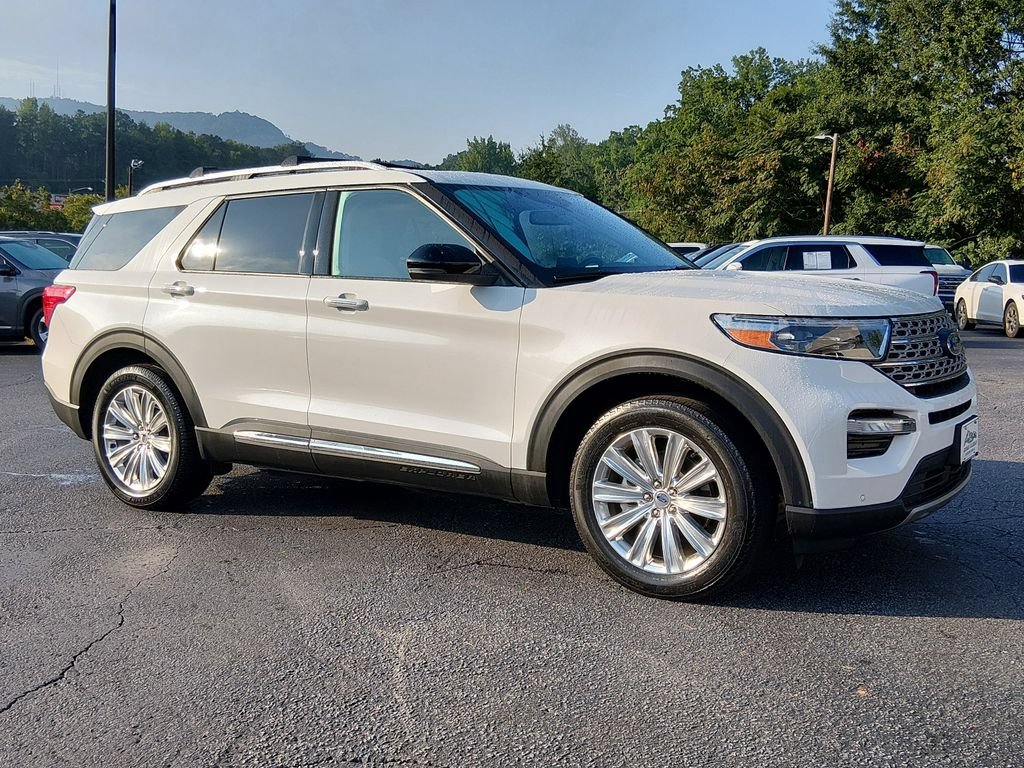 Used 2023 Ford Explorer Limited w/ Limited Technology Package RWD image 2
