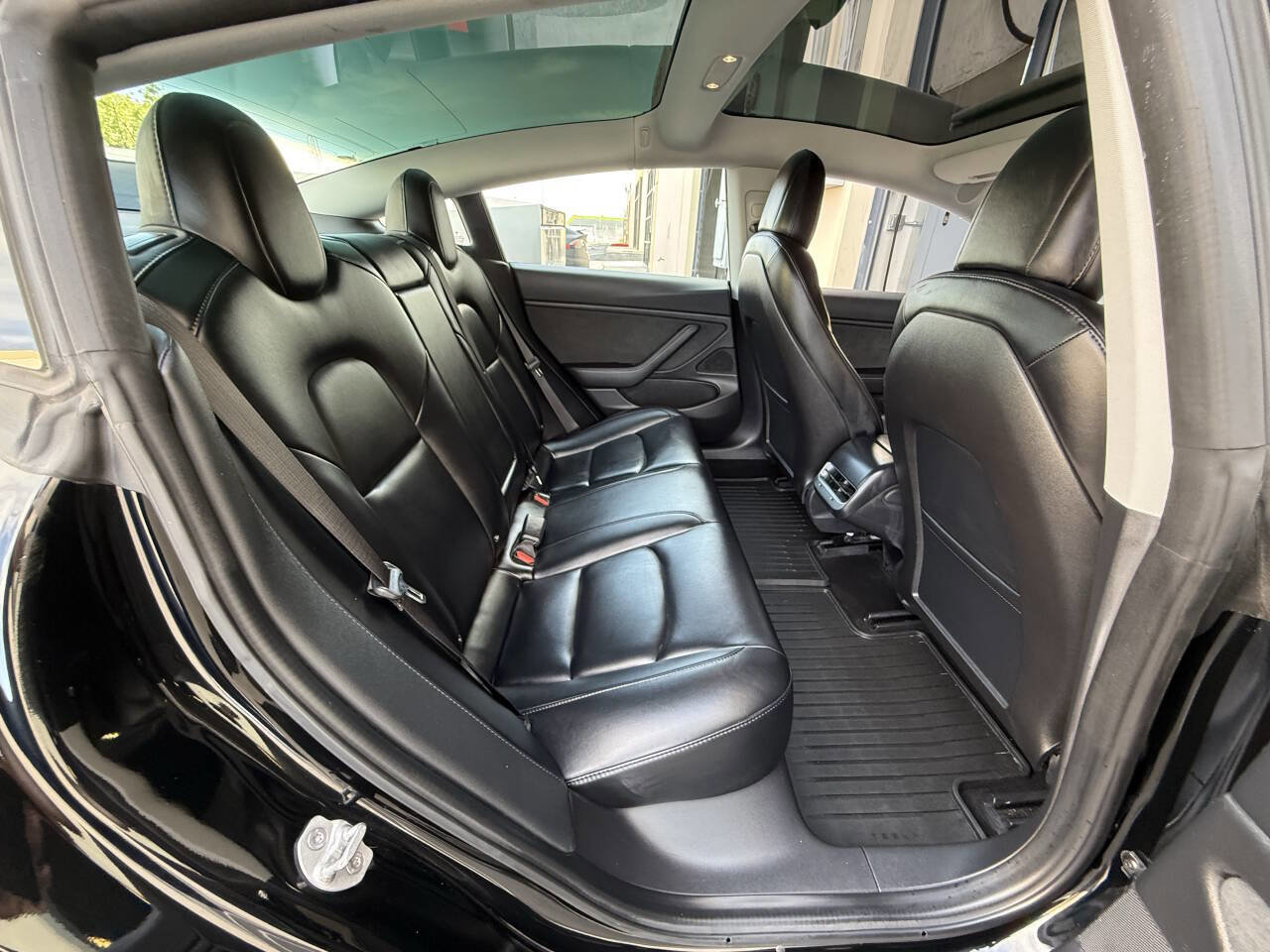 Used 2018 Tesla Model 3 Performance image 21