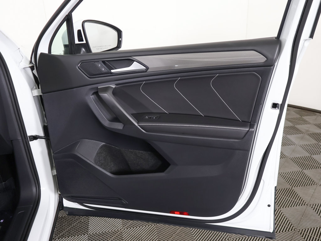 Certified 2024 Volkswagen Tiguan SE AWD/4WD image 23