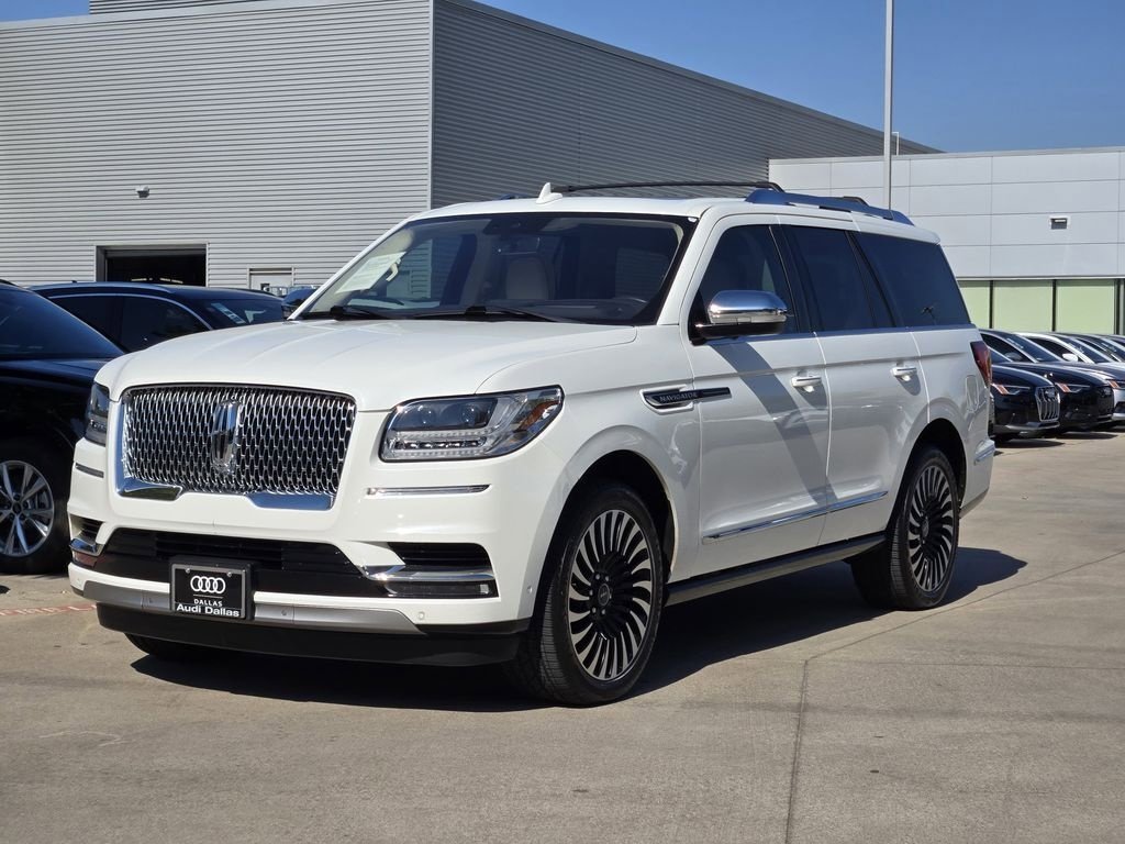Used 2020 Lincoln Navigator Black Label w/ Cargo Convenience Package image 4