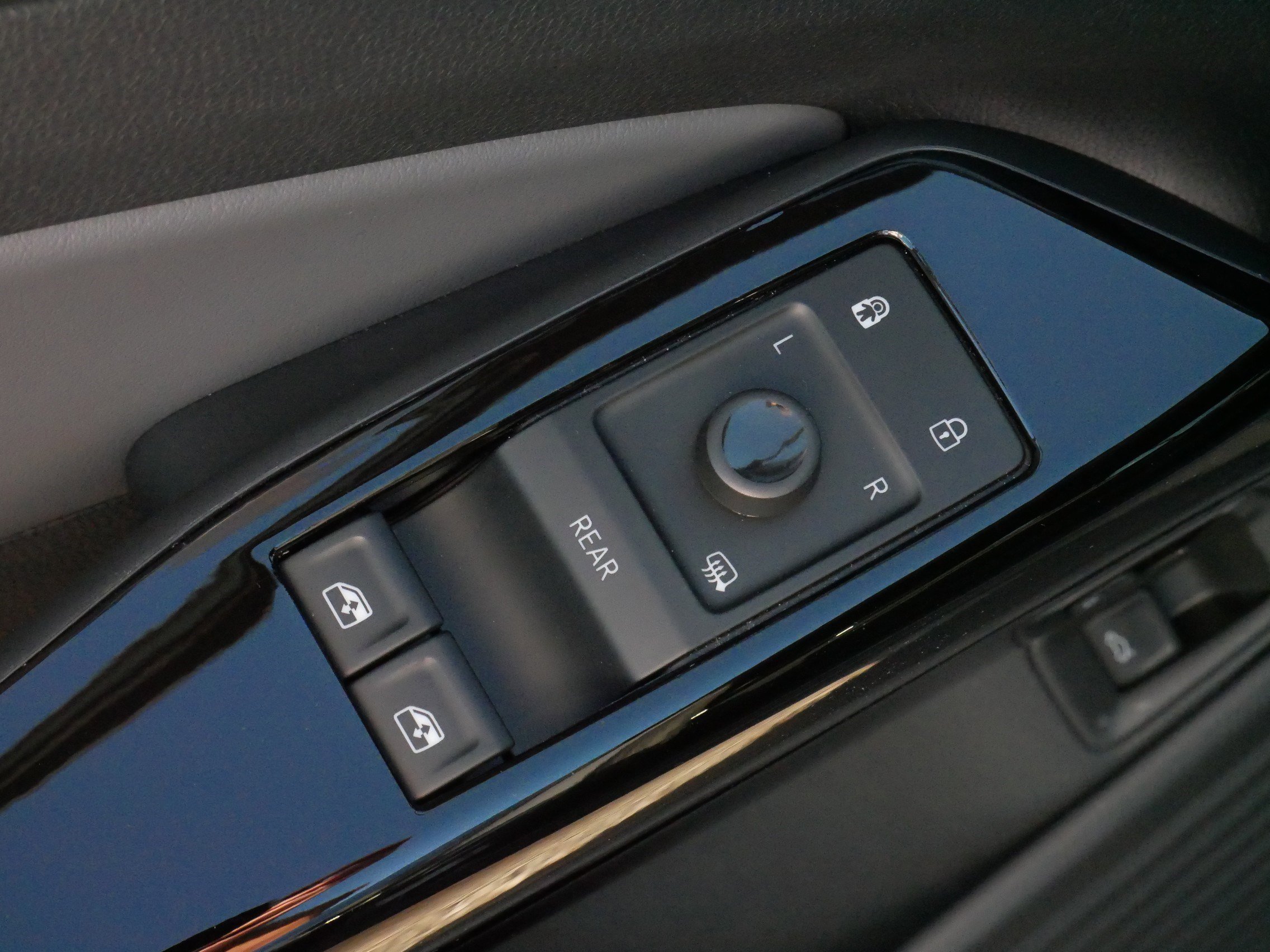 Certified 2023 Volkswagen ID.4 Pro S image 19