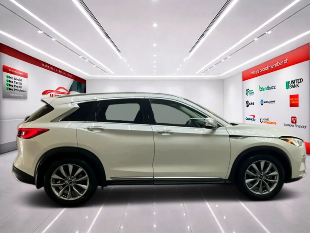 Used 2021 INFINITI QX50 Essential w/ Convenience Package image 9