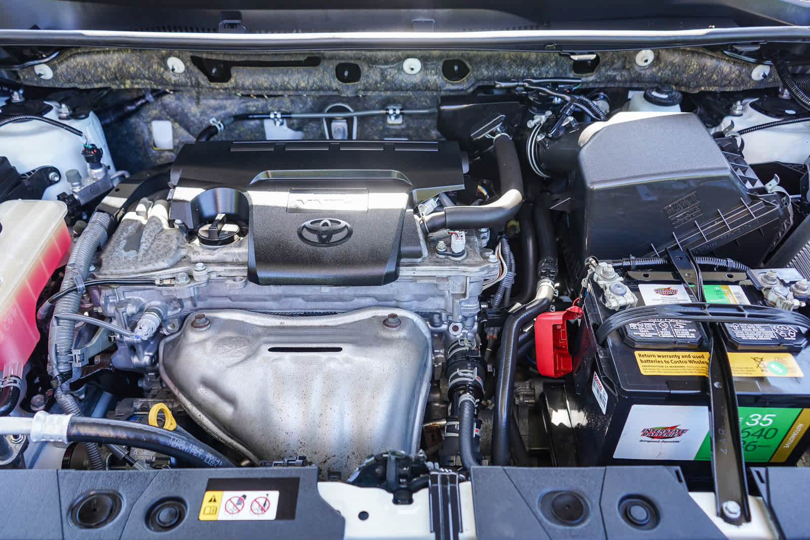 Used 2018 Toyota RAV4 SE w/ Power Extra Value Package FWD image 28