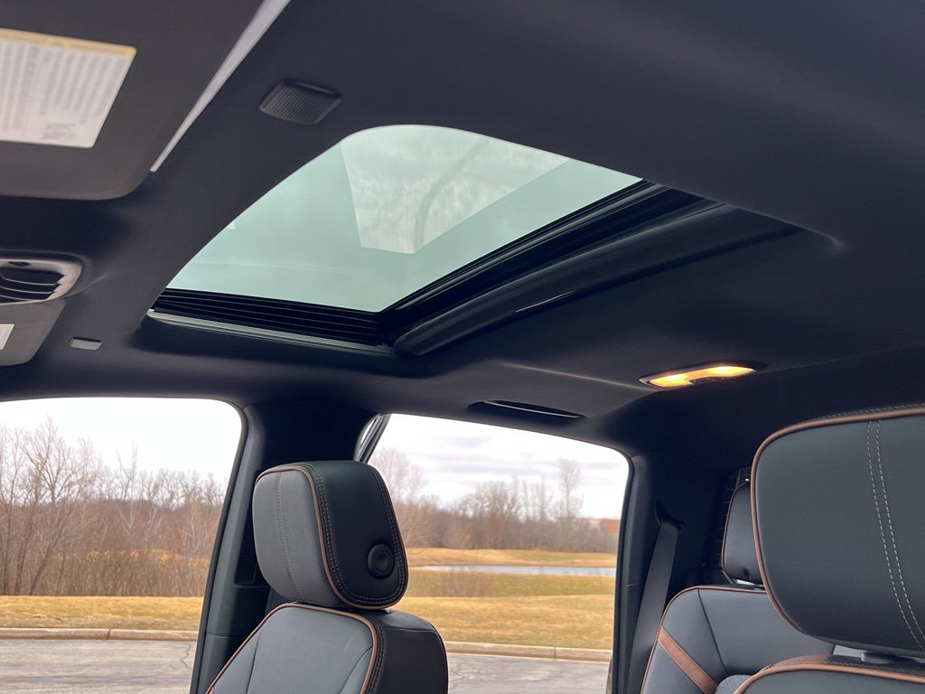 Used 2025 GMC Canyon AT4 w/ Nightfall Edition image 20